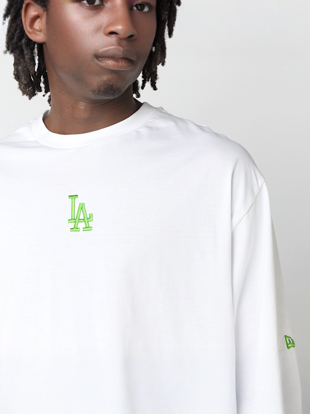 New Era, Oversized LA Dodgers MLB League Essential Tee, white, Image 3 of 5