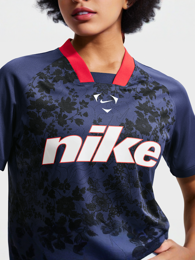 Nike  , Sportswear Trend Football Crop Top, blue, Image 3 of 5