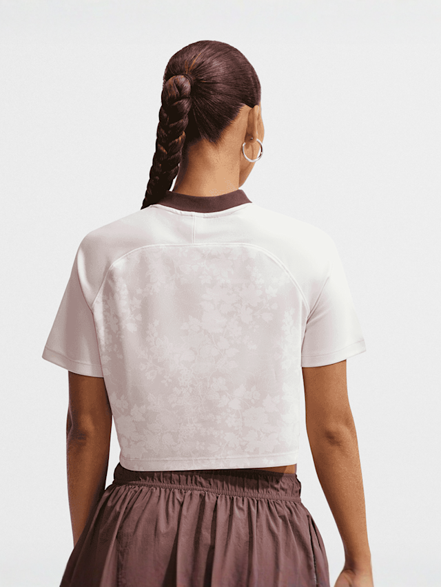 Nike  , Sportswear Trend Football Crop Top, beige, Image 2 of 5