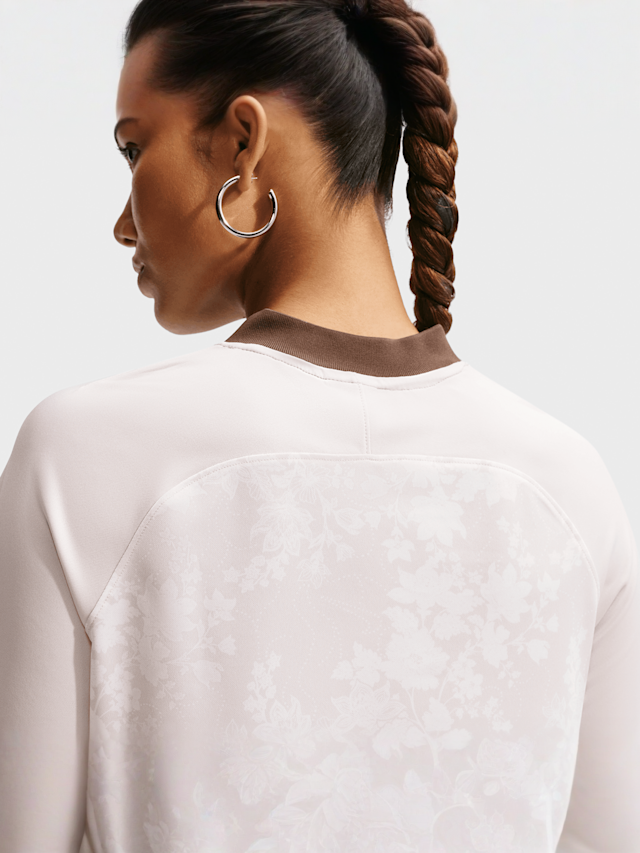 Nike  , Sportswear Trend Football Crop Top, beige, Image 4 of 5