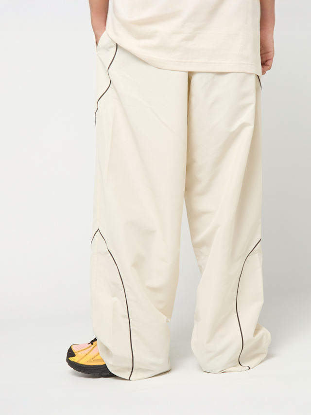 New Balance, Woven Trackside Pant, beige, Image 2 of 5