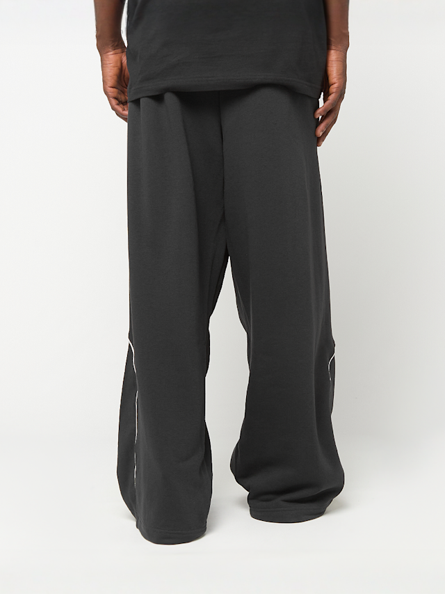 New Balance, Trackside French Terry Pant, black, Image 2 of 5