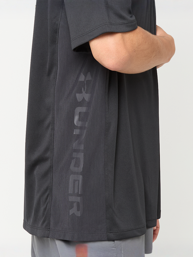 Under Armour, Tech Utility Short Sleeve, black, Image 4 of 7
