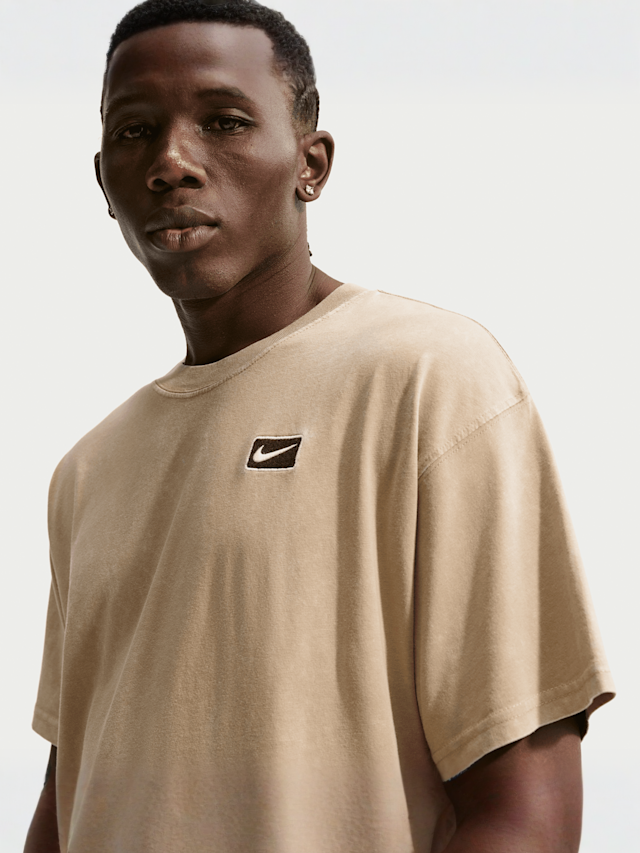 Nike  , Sportswear Graphics Tee, beige, Image 3 of 5