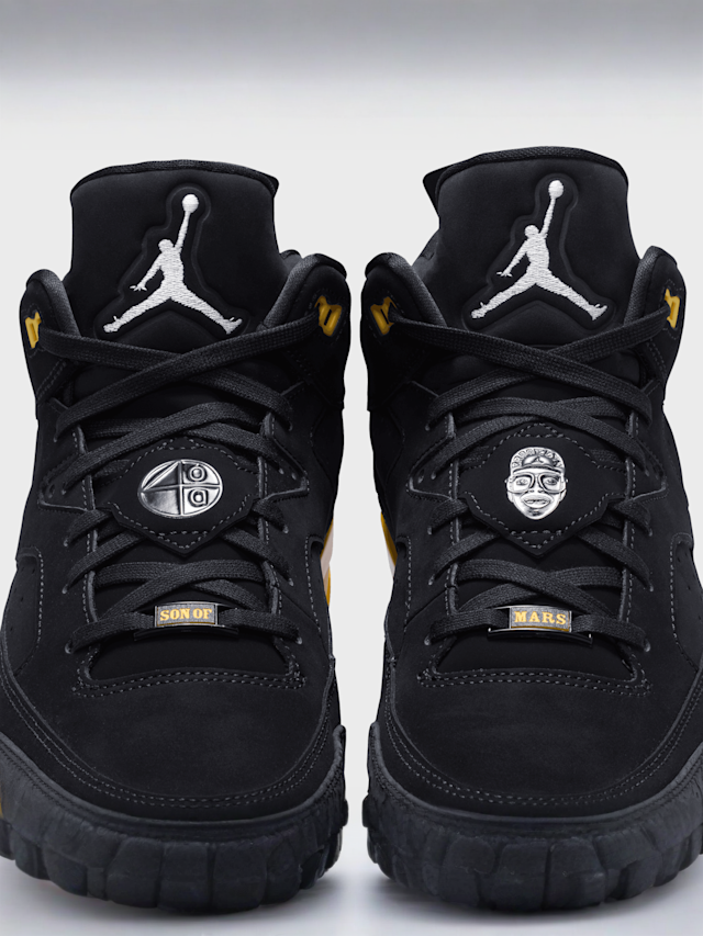 Jordan, Son of Mars Low, black, Image 9 of 9