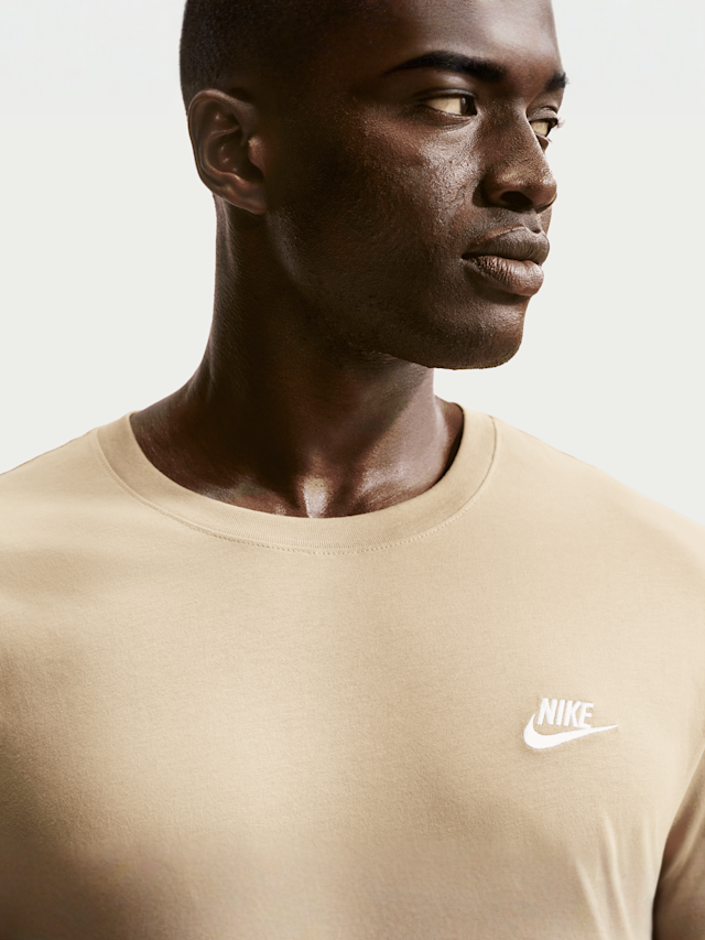 Nike  , Sportswear Club T-Shirt, beige, Image 3 of 3