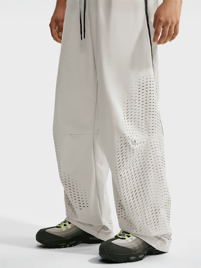 Nike  , Tech Dri-FIT Shori Open-Hem Pants, beige, Image 3 of 7