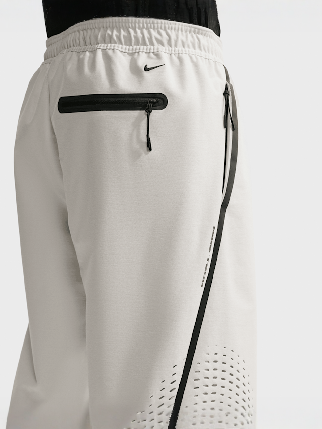 Nike  , Tech Dri-FIT Shori Open-Hem Pants, beige, Image 5 of 7