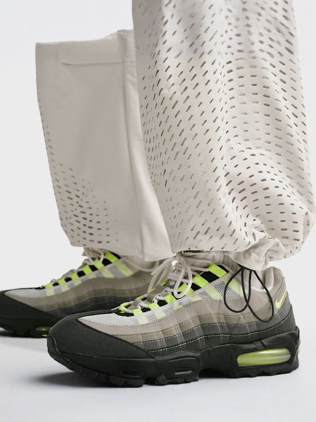 Nike  , Tech Dri-FIT Shori Open-Hem Pants, beige, Image 6 of 7