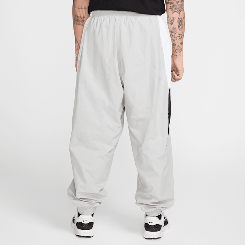 Nike Club Woven Oversized Track Pants cinzento (HQ6114-077)