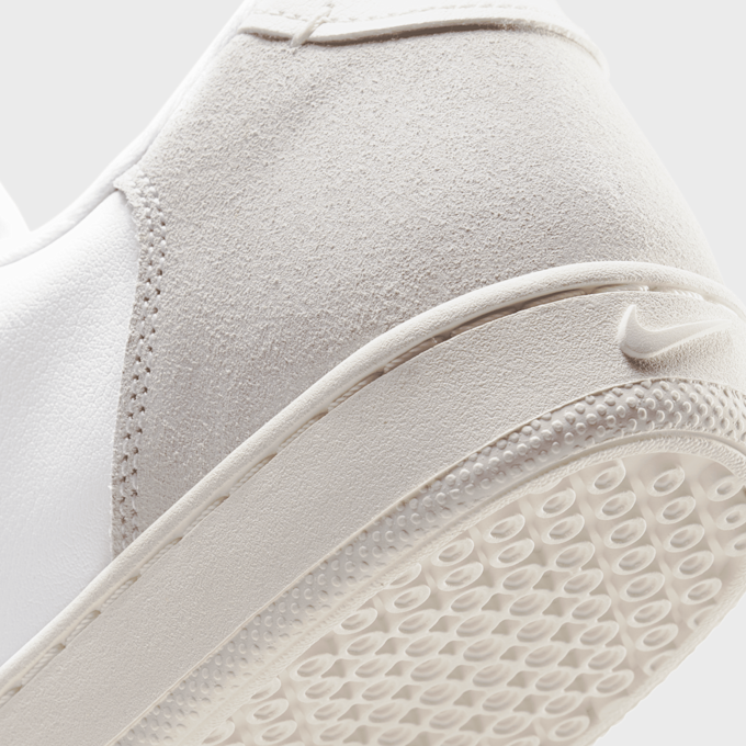 Nike Court Vintage Premium biały 830 8