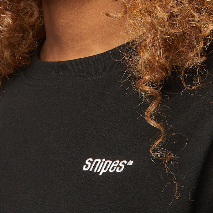SNIPES Small Logo Essential Tee czarny 2209 3