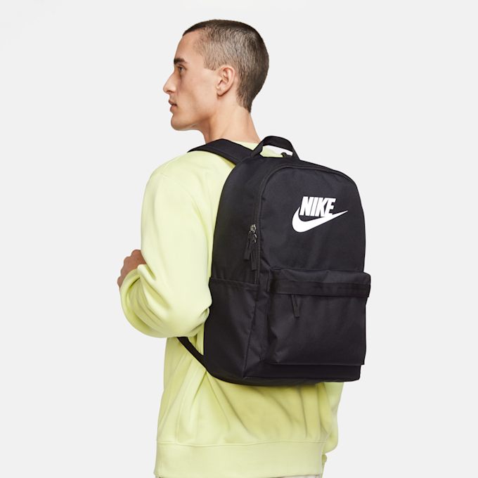 Nike Heritage negro 3246 6