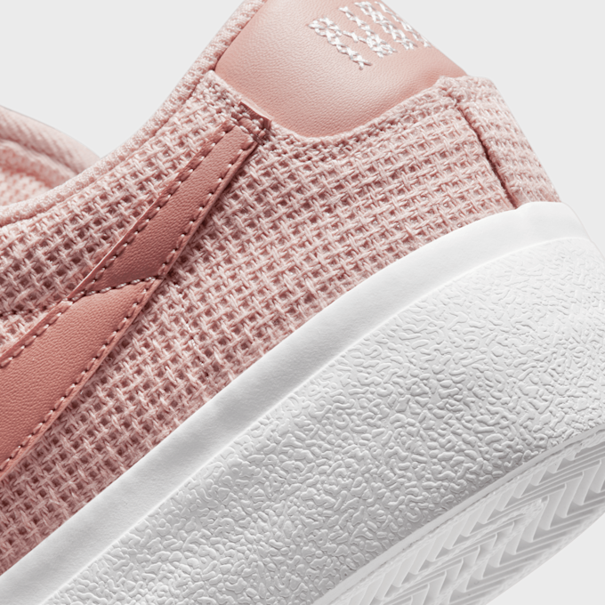 Nike WMNS Blazer Low Platform Essentials lichtroze 10691 8