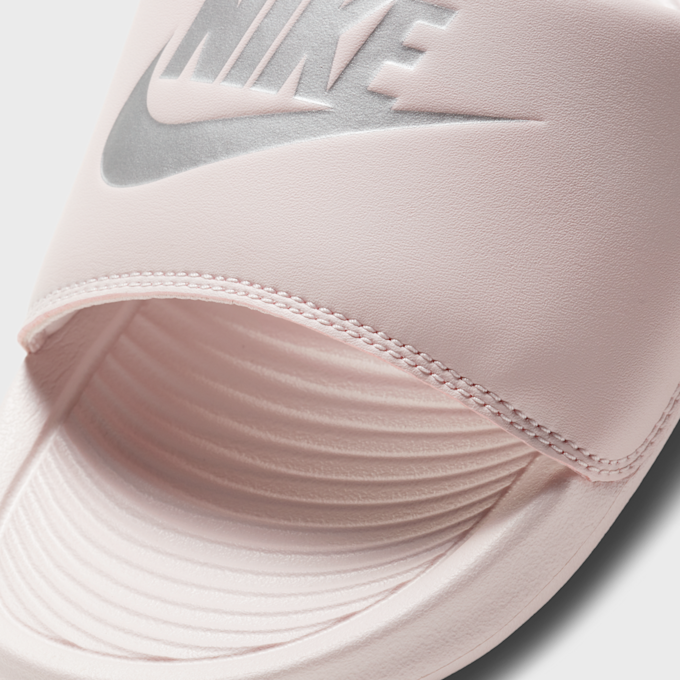 Nike WMNS Victori One rose 10718 5
