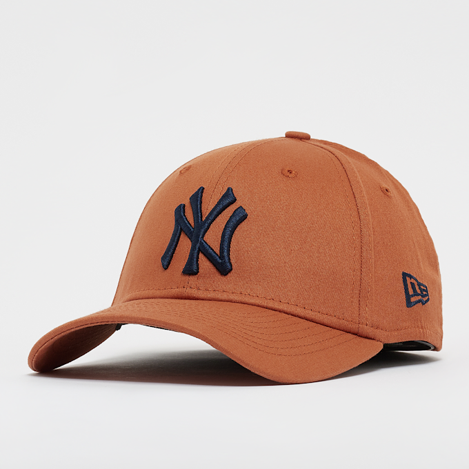 New Era 39Thirty League Essential MLB New York Yankees braun 12098 1