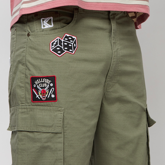 Karl Kani x Stranger Things Original Patch Cargo Shorts grün 12968 3