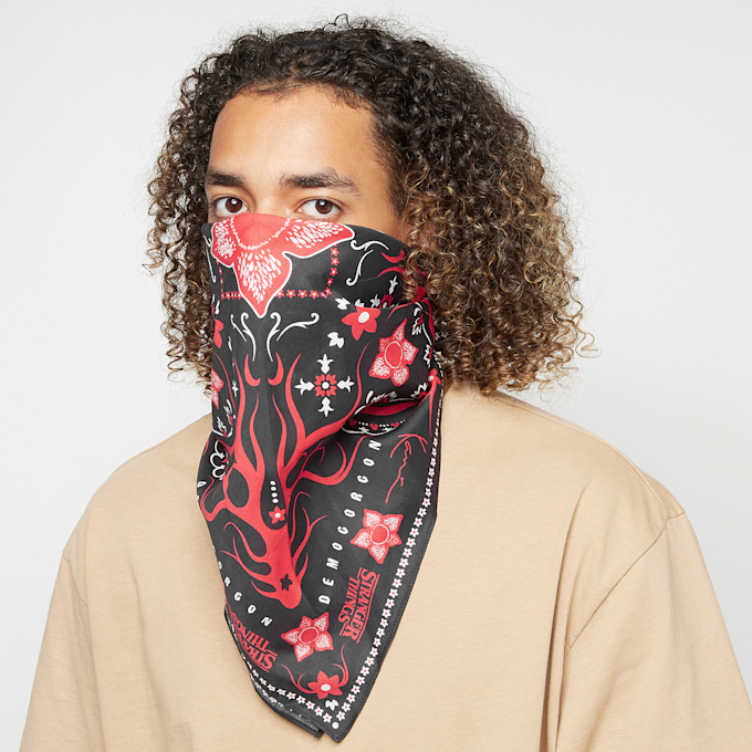 Karl Kani x Stranger Things Signature Bandana zwart 12971 1
