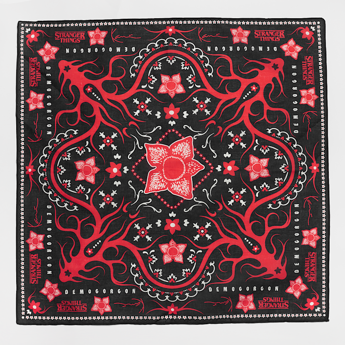 Karl Kani x Stranger Things Signature Bandana zwart 12971 2