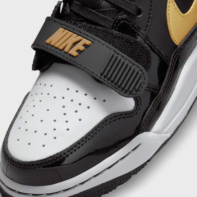 Jordan Legacy 312 Low (GS) negro 16281 8