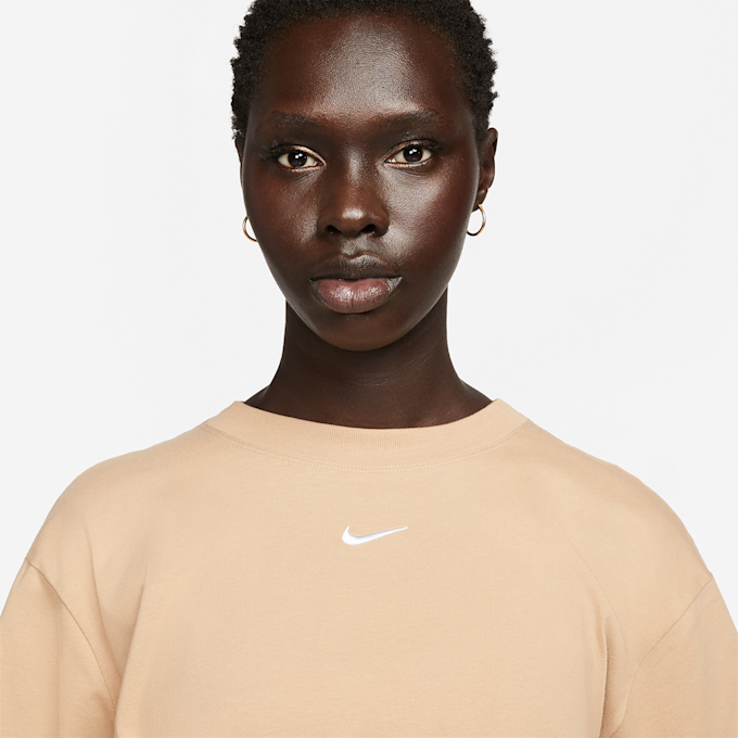 Nike Sportswear Essentials T-Shirt beige 16470 3