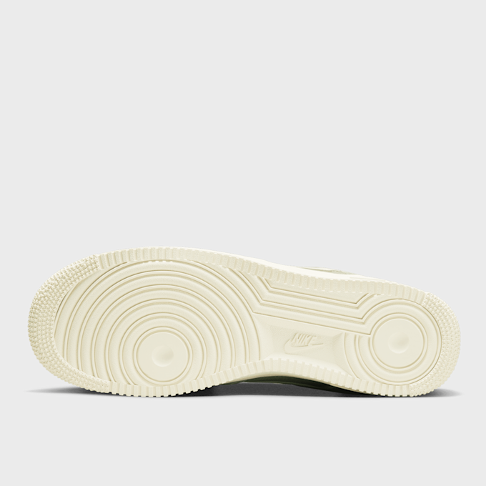Nike Air Force 1 07 LV8 grün 16717 3
