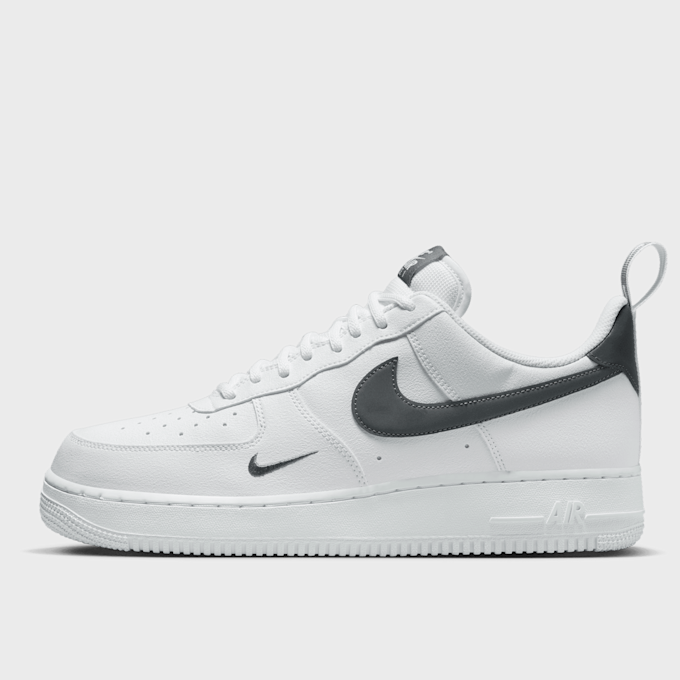 Nike Air Force 1 07 LV8 UT 2 weiß 16746 1