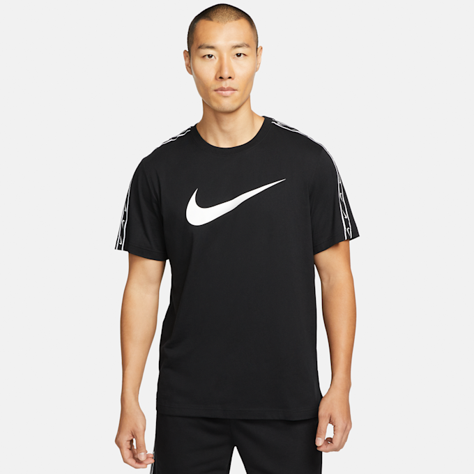 Nike Sportswear Repeat Tee schwarz 17079 1