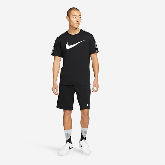 Nike Sportswear Repeat Tee schwarz 17079 4