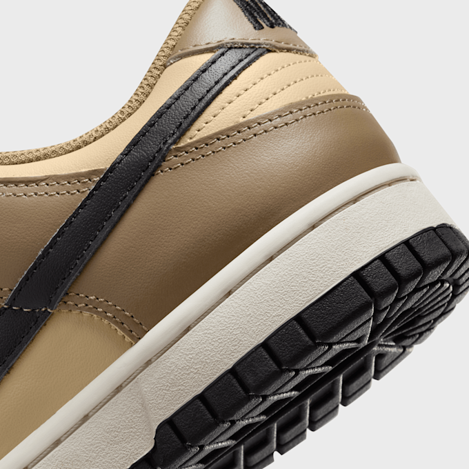 Nike WMNS Dunk Low castanho 14953 8