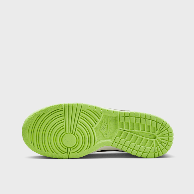 Nike Dunk Low SE (GS) szary 15017 3