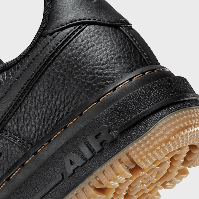 Nike Air Force 1 Luxe noir 15273 7