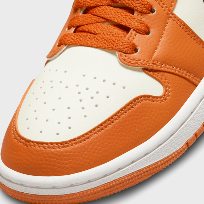 Jordan WMNS Air Jordan 1 Mid SE weiß 20750 7