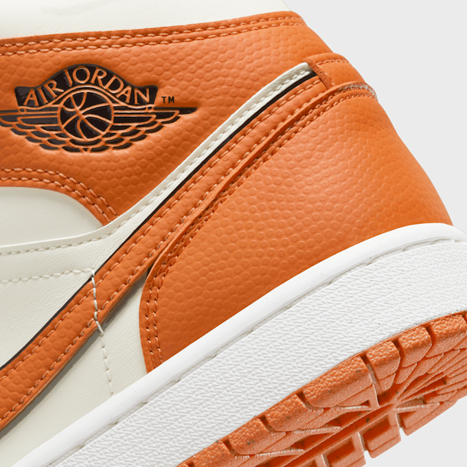 Jordan WMNS Air Jordan 1 Mid SE weiß 20750 8