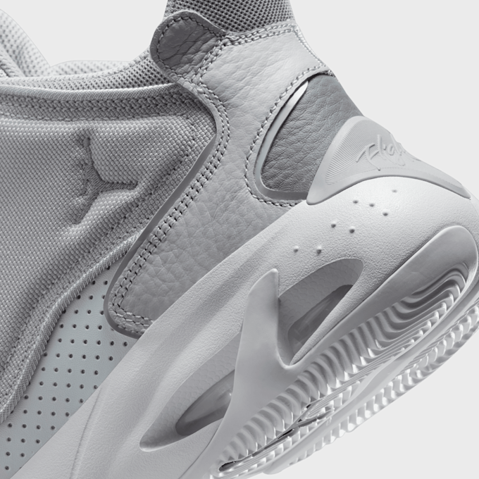 Jordan Max Aura 4 grau 20777 8