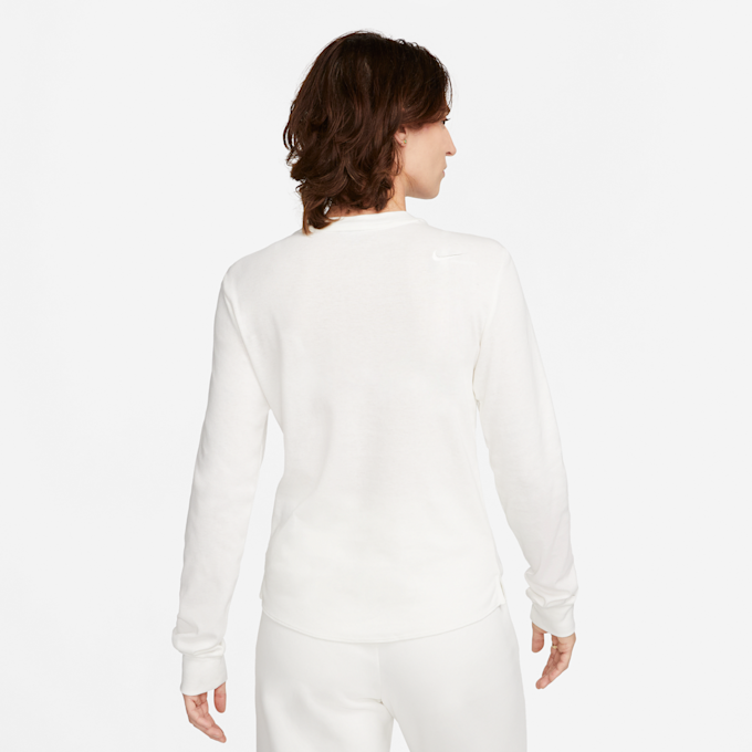 Nike Sportswear Cut Out Long-Sleeve Top weiß 20848 2