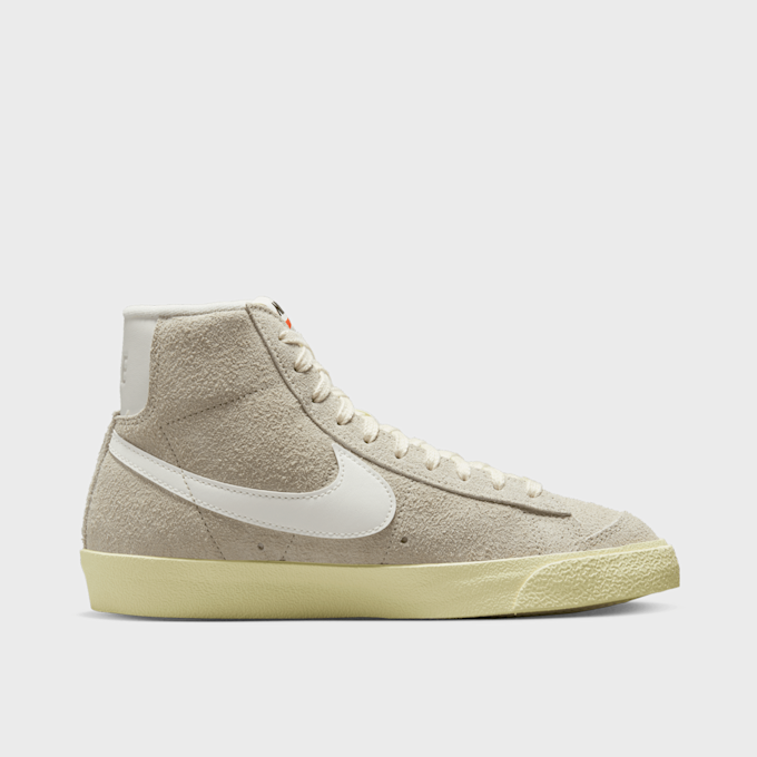 Nike WMNS Blazer Mid '77 Vintage beige 20936 2