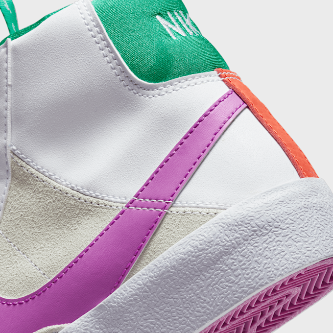 Nike Blazer Mid'77 SE D (GS) biały 20995 8