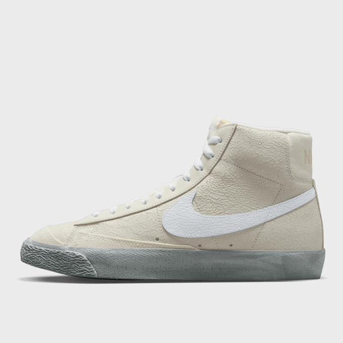 Nike Blazer Mid '77 EMB blanc 21021 1