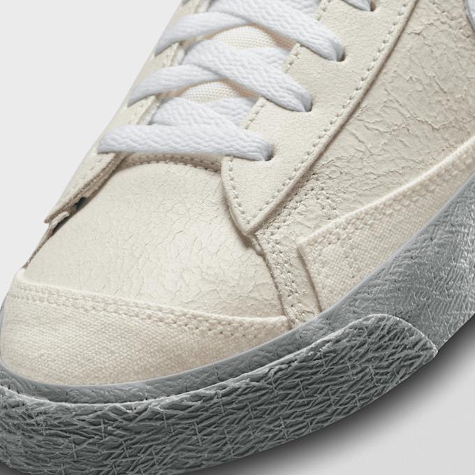 Nike Blazer Mid '77 EMB blanc 21021 7