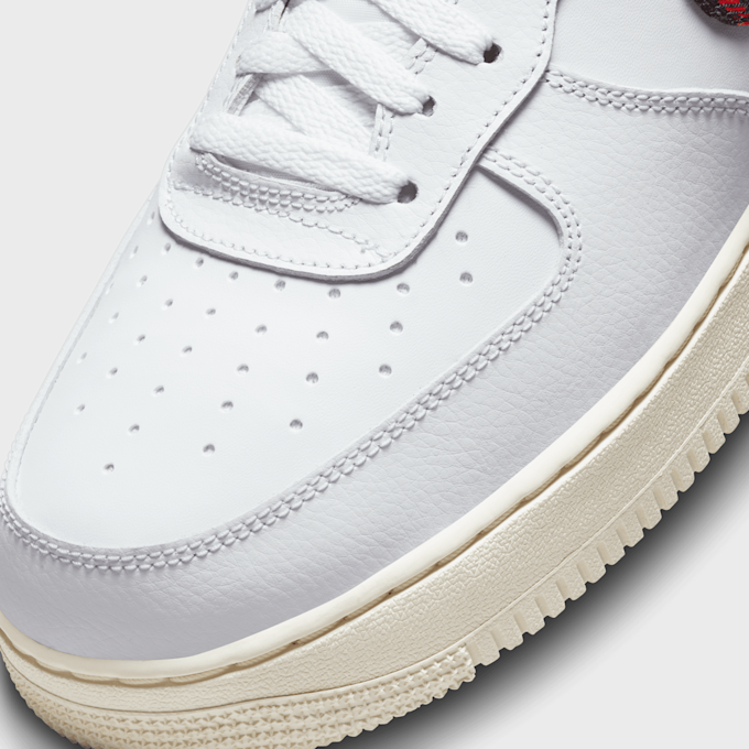 Nike Air Force 1 '07 LV8 weiß 21093 5