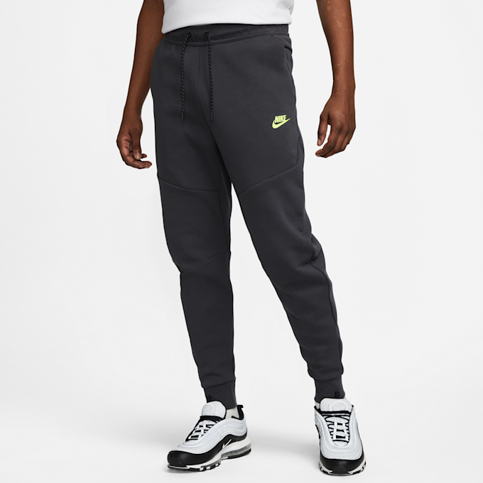 Nike Sportswear Tech Fleece Joggers grau 20043 1