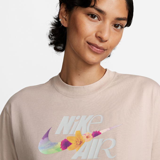 Nike WMNS Sportswear Tee OC 3 Boxy beige 20221 3
