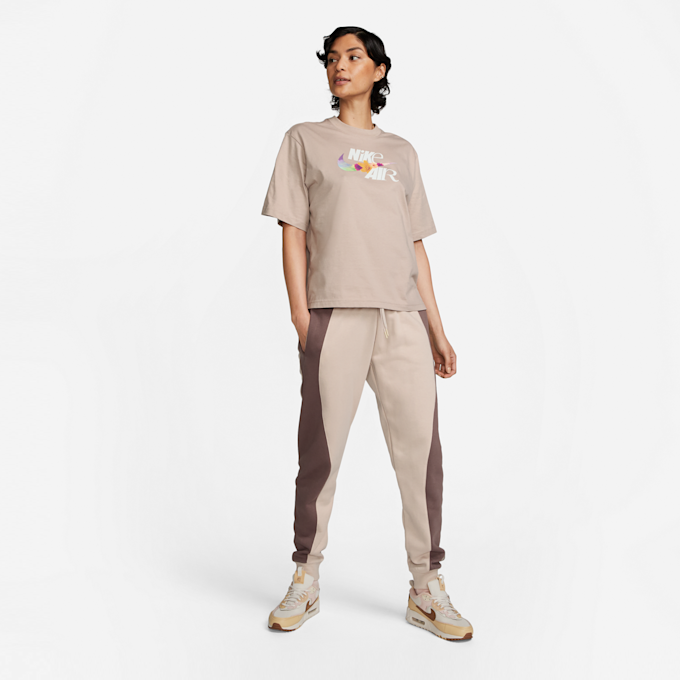 Nike WMNS Sportswear Tee OC 3 Boxy beige 20221 5
