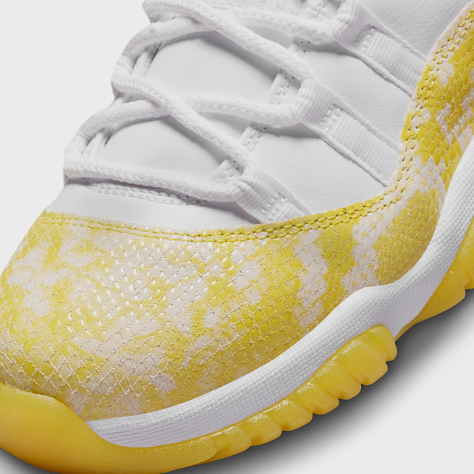 Jordan WMNS Air Jordan 11 Retro Low blanco 25687 7