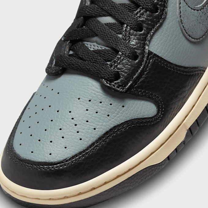 Nike Dunk Hi Retro PRM gris 25700 7