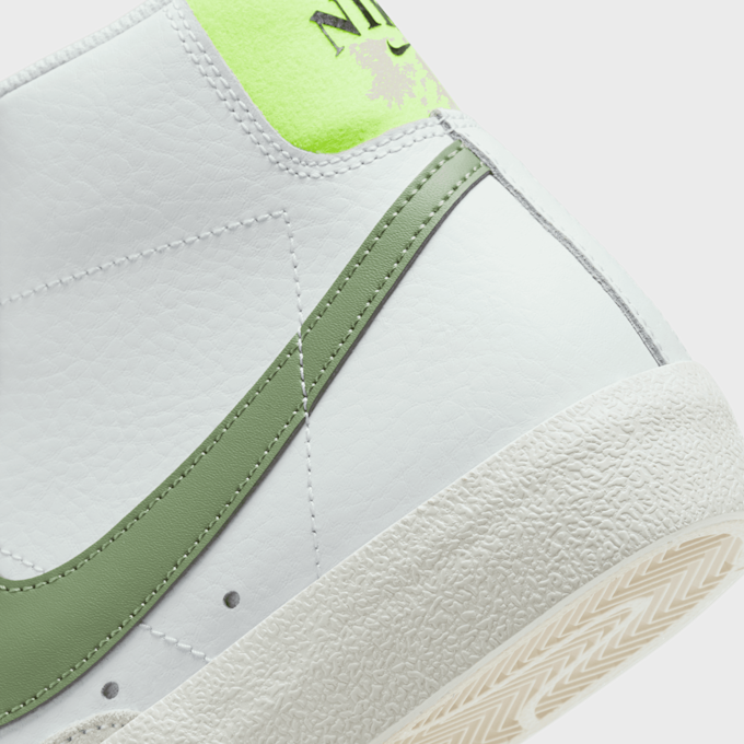 Nike WMNS Blazer Mid '77 weiß 25814 8