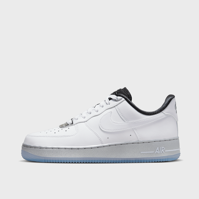 Nike WMNS Air Force 1 '07 SE weiß 25836 1
