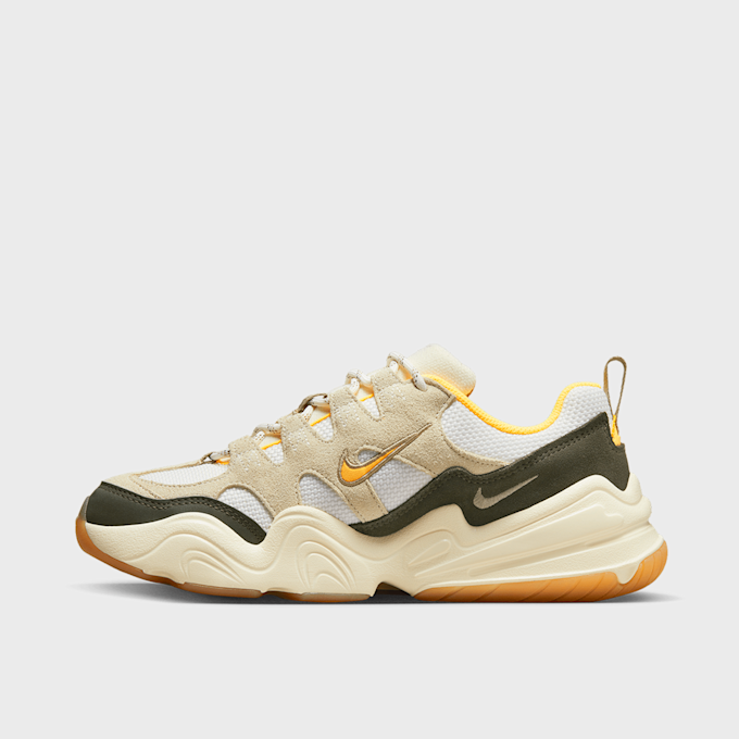 Nike WMNS Tech Hera wit 25857 1