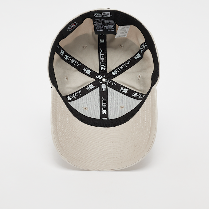 New Era 39Thirty League Essential MLB New York Yankees beige 26615 3